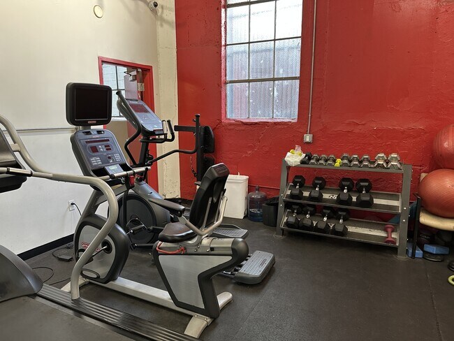 Building Photo - 420 San Pedro St