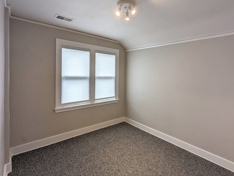 Building Photo - 3685 Bedford St