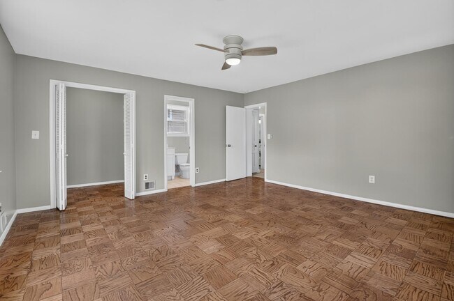 Building Photo - 9315 Linden Ave