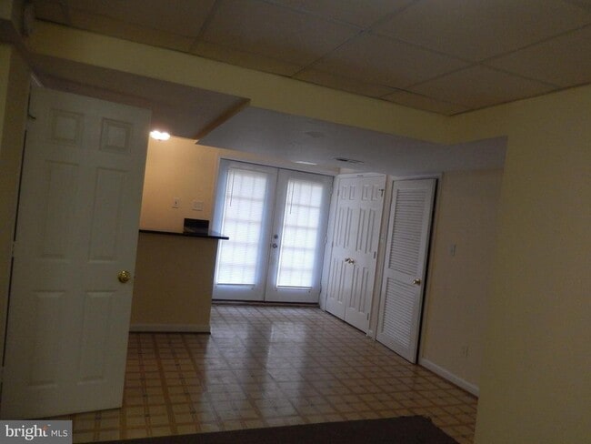Building Photo - 15821 Anamosa Dr