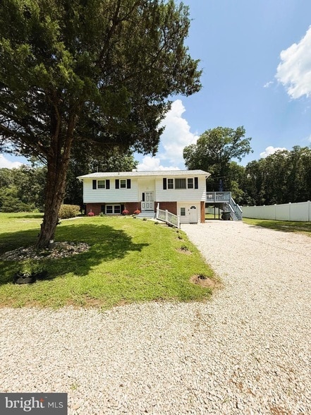 Building Photo - 13 Thomas Dr