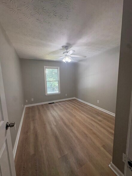 Building Photo - 2700 Fort Daniels Dr