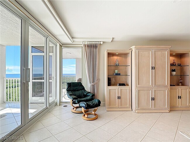 Building Photo - 6849 Grenadier Blvd