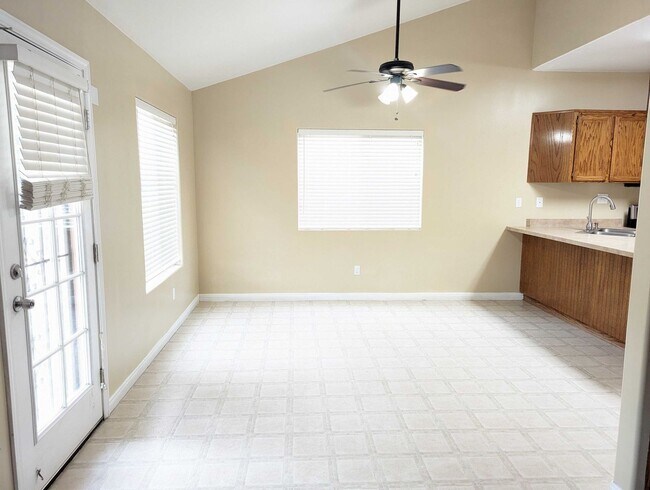 Building Photo - Available Now - Comfortable 3-Bedroom Home...