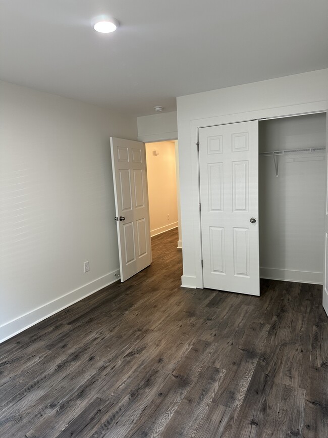 Building Photo - 535 S Forest Ave