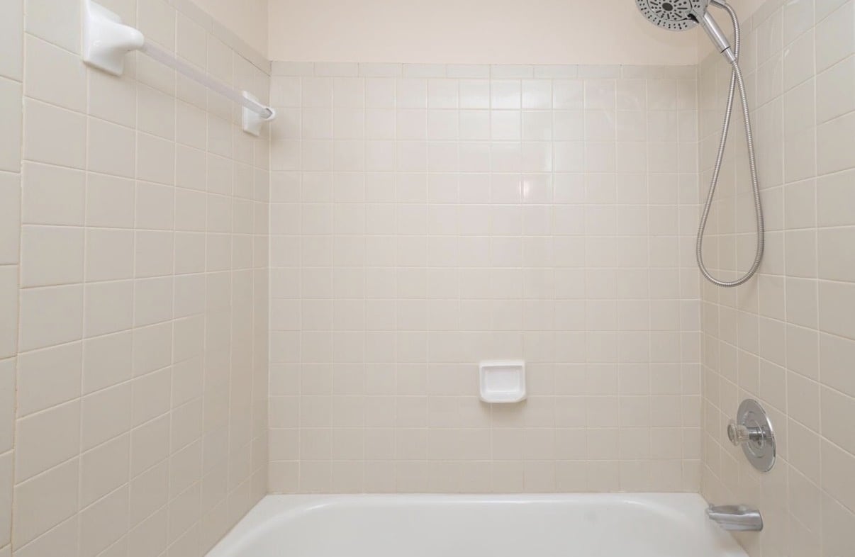 Building Photo - 9500 Shannon Green Dr