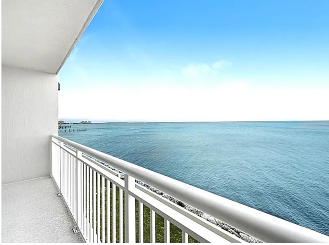 Building Photo - 1805 Riverside Dr