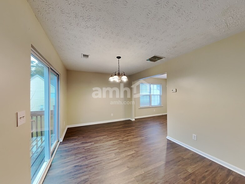 Building Photo - 3860 Charlton Ives Dr NW