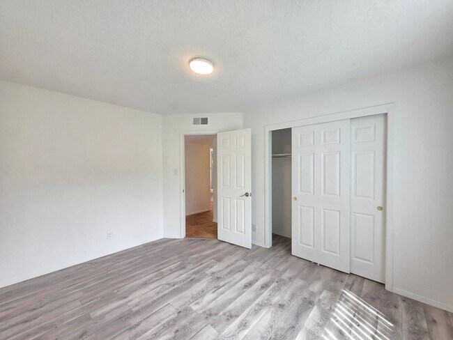 Building Photo - 1504 Escondida Ct