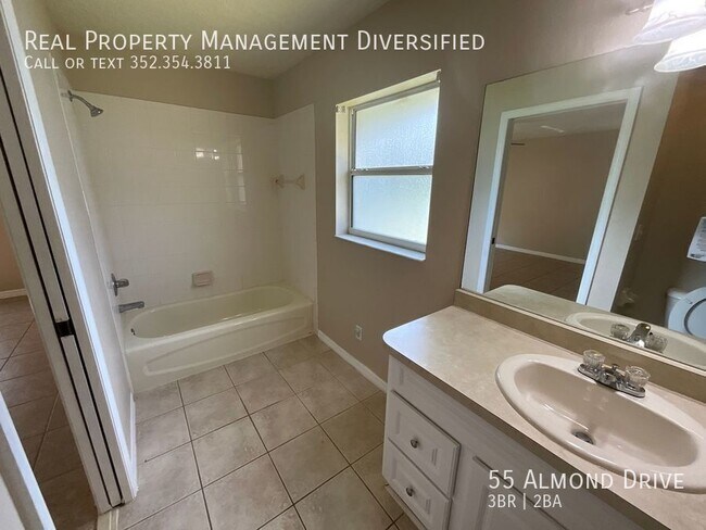 Building Photo - 55 Almond Dr