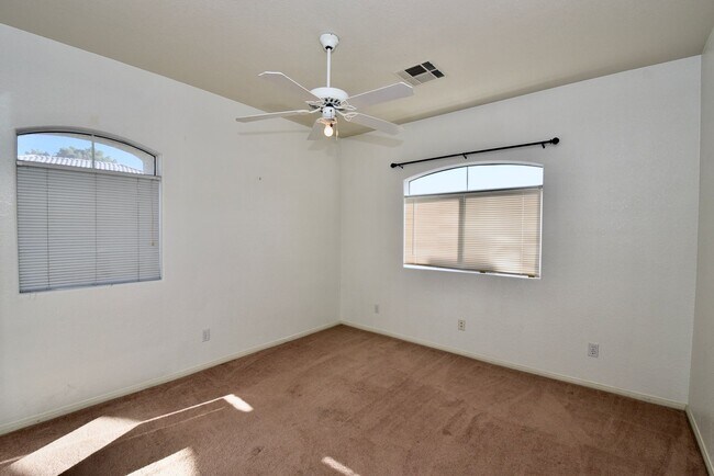 Building Photo - COZY 2 BED 2 BATH CONDO ON 2ND FLOOR AT PA...