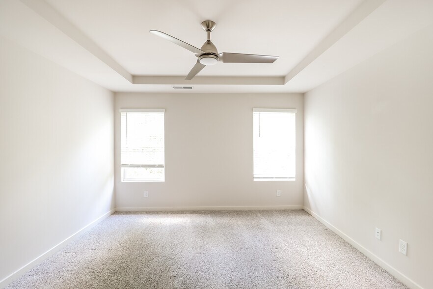 Building Photo - 608 The Heights Ln