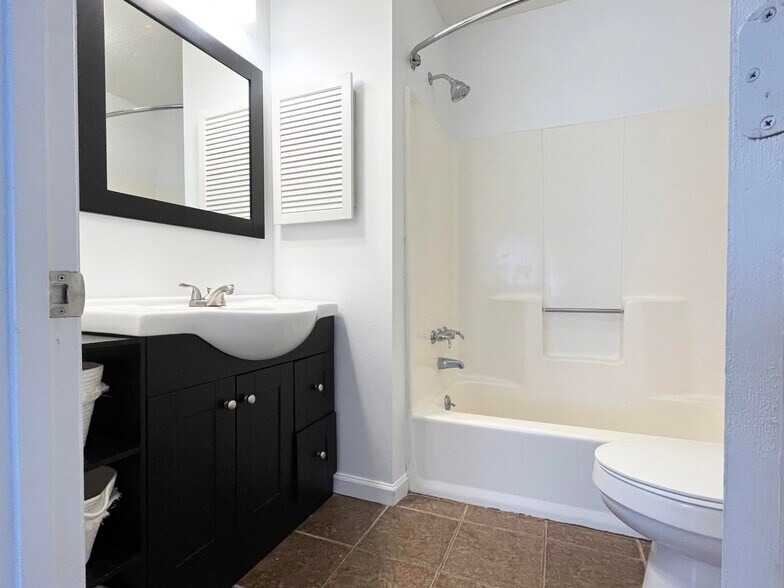 Building Photo - 1130 Silent Harbor Ct