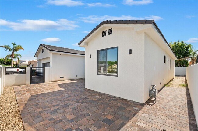 Building Photo - 31260 Avenida La Paloma