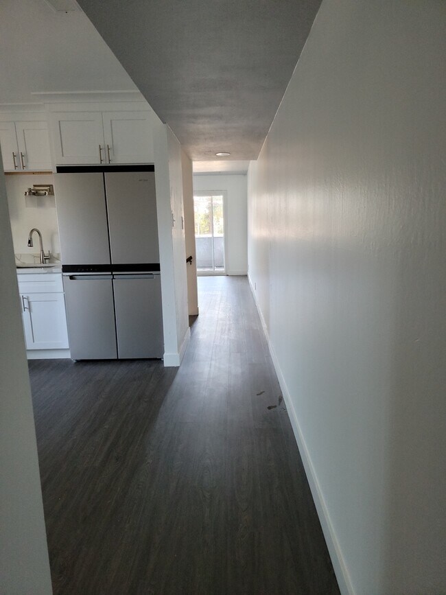 Building Photo - 3216 Delaware St