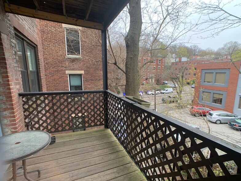 Building Photo - 8 Fairbanks St