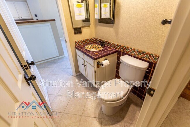 Building Photo - 10015 E Mountain View Rd