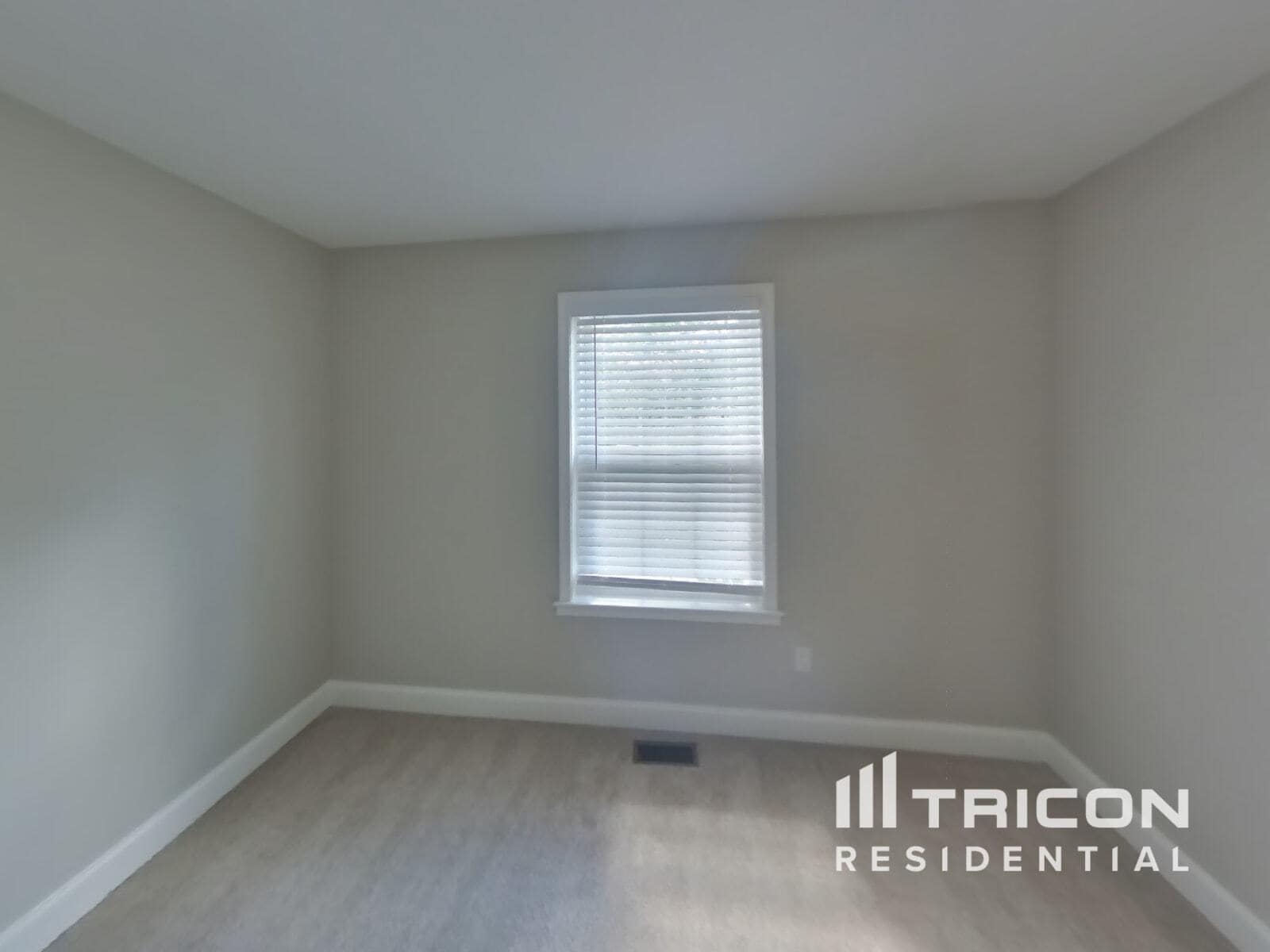 Building Photo - 466 Berkshire Dr