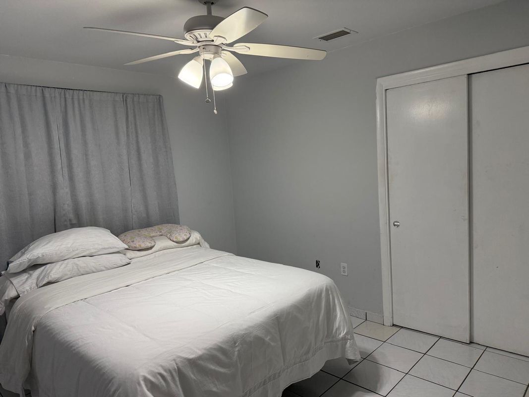 Building Photo - 2734 NW 16th Terrace