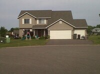 Building Photo - 9141 Leaf Cir