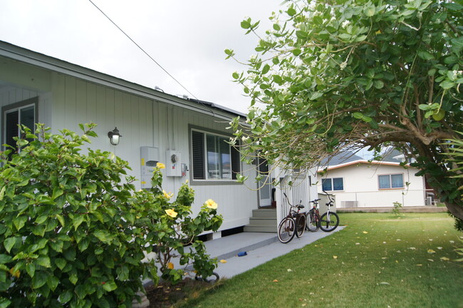 Building Photo - Cozy Beach House  - Kailua