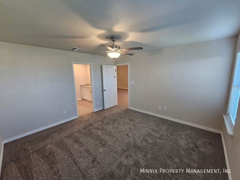 Building Photo - 1309 Bajada St