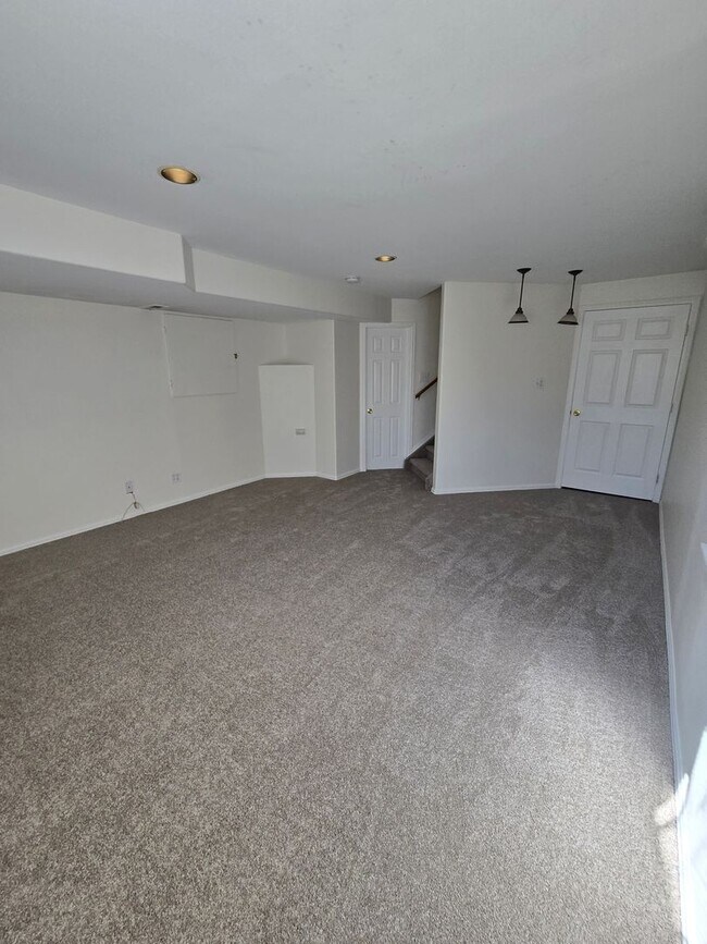 Building Photo - Single family home in Cul-De-Sac