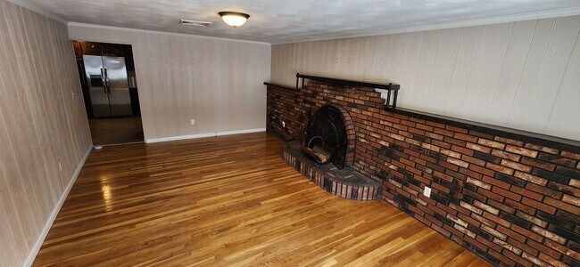 Building Photo - 6 Greenacre Rd