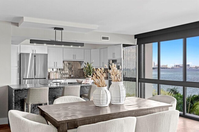 Building Photo - 3301 Bayshore Blvd