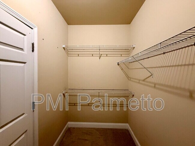 Building Photo - 700 Soldier Gray Ln