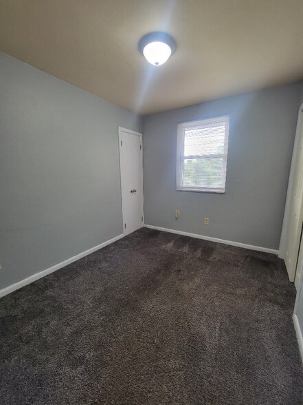 Building Photo - 3212 Elman Dr