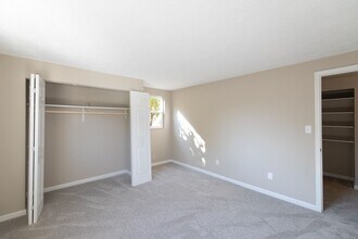 Building Photo - 4 bed 2.5 bath 2 story home with full deck located in Decatur Township