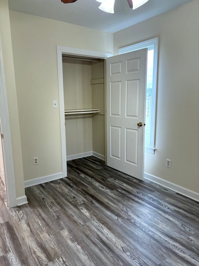 Building Photo - 10399 Hope Cir