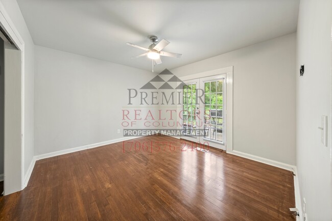 Building Photo - 4115 Lyn Dr