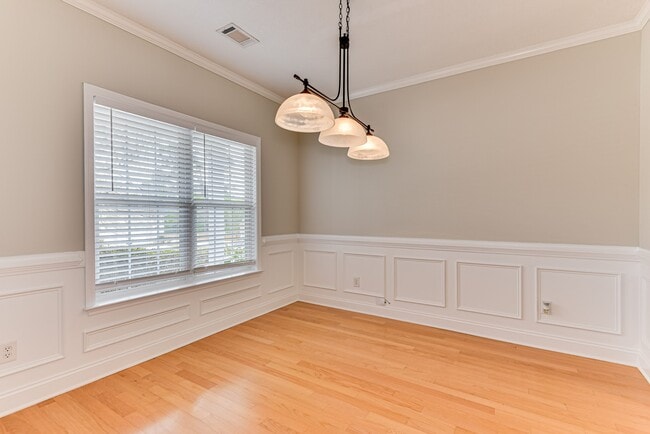 Building Photo - 4116 Chastain Dr