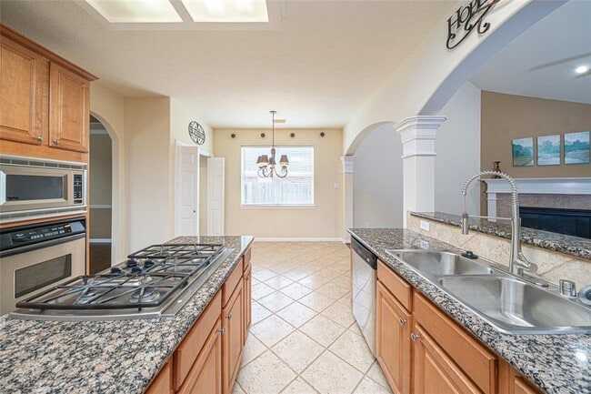 Building Photo - 14418 Chartley Falls Dr