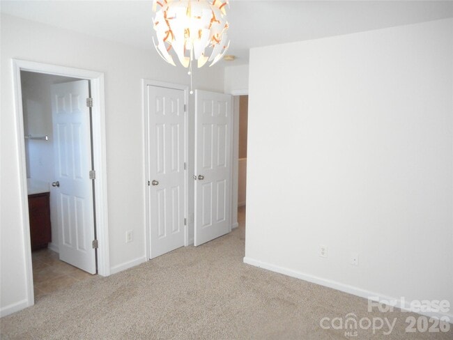 Building Photo - 2331 Crosscut Dr