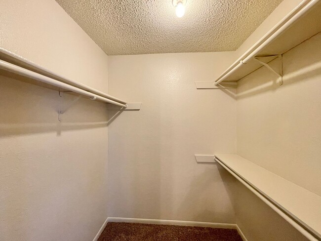 Building Photo - 3004 Chaucer Dr