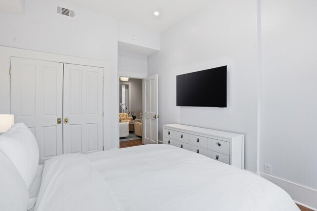 Building Photo - 309 Lorch St