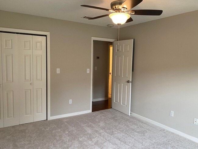 Building Photo - 654 Tara Ln