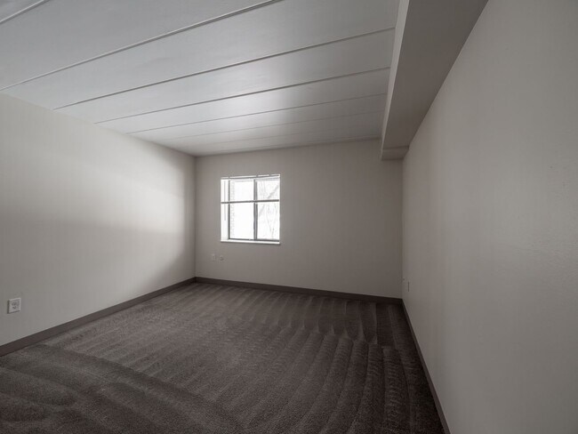 Building Photo - 700 Lee Dr