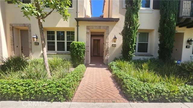 Building Photo - 22 Ovation