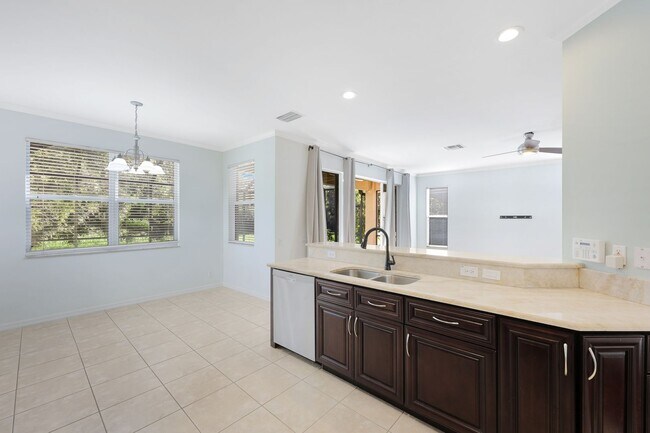 Building Photo - 9250 Estero River Cir
