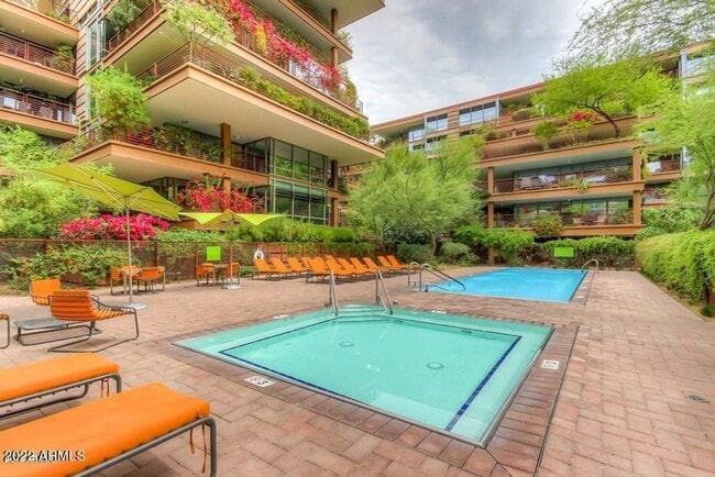 Building Photo - Luxurious Colony Camelview 2 Bed Condo