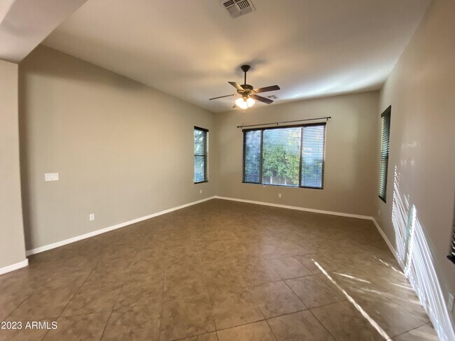 Building Photo - 20841 W Eastview Way