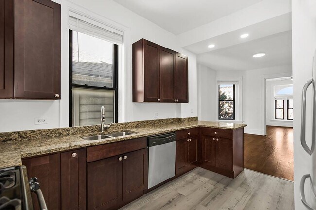 Building Photo - 1919 W Chicago Ave