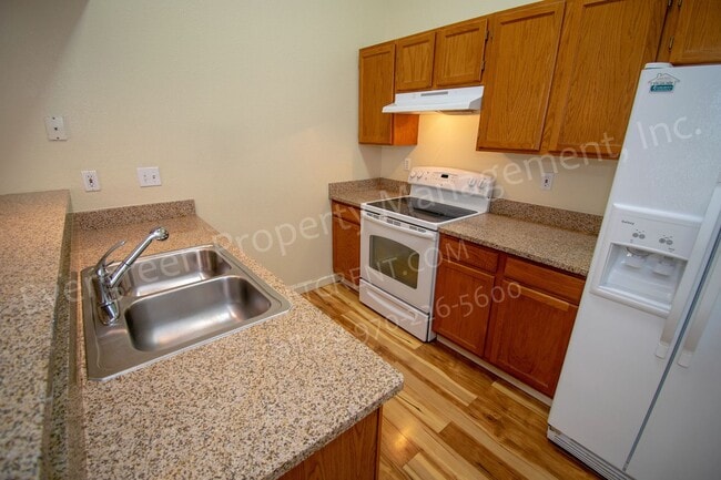 Building Photo - 1225 W Prospect Rd