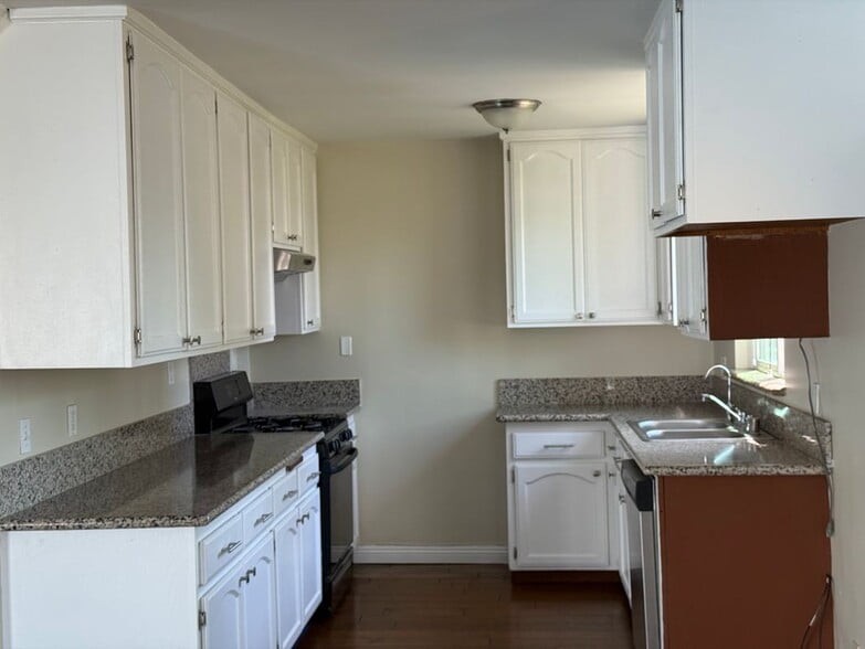 Building Photo - 12139 Gard