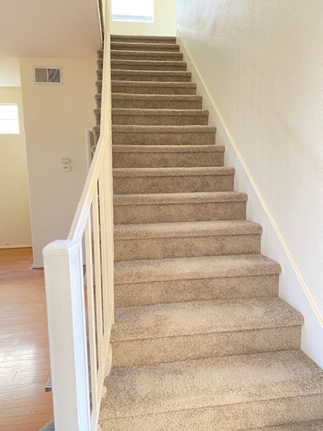 Building Photo - Detached Mira Mesa Home in Gated Community