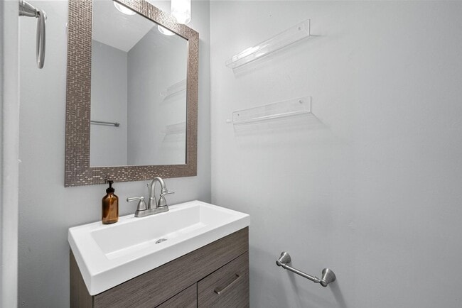 Building Photo - 102 Preston Dr